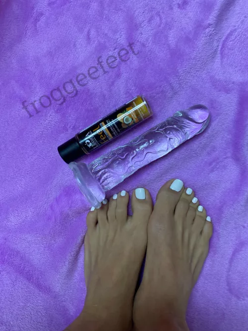 Let’s play by froggeefeet