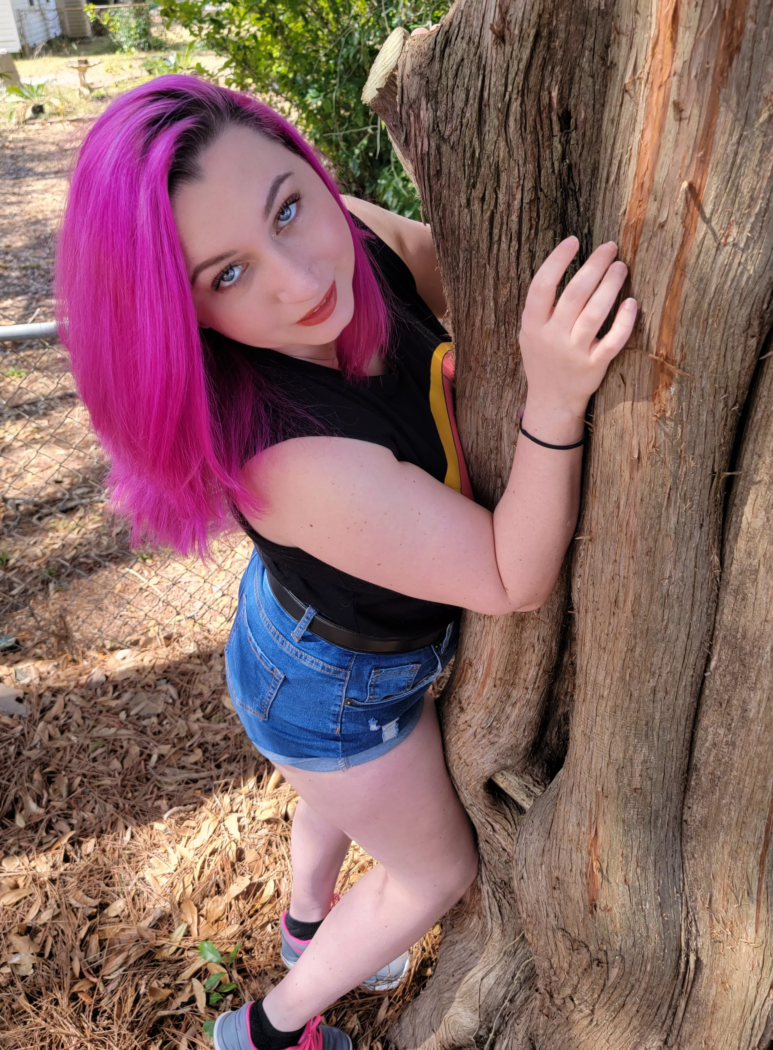 Let's play hide and go seek together! I promise I'll go easy on you, Catch me if you can 😉 posted by PiddyKat