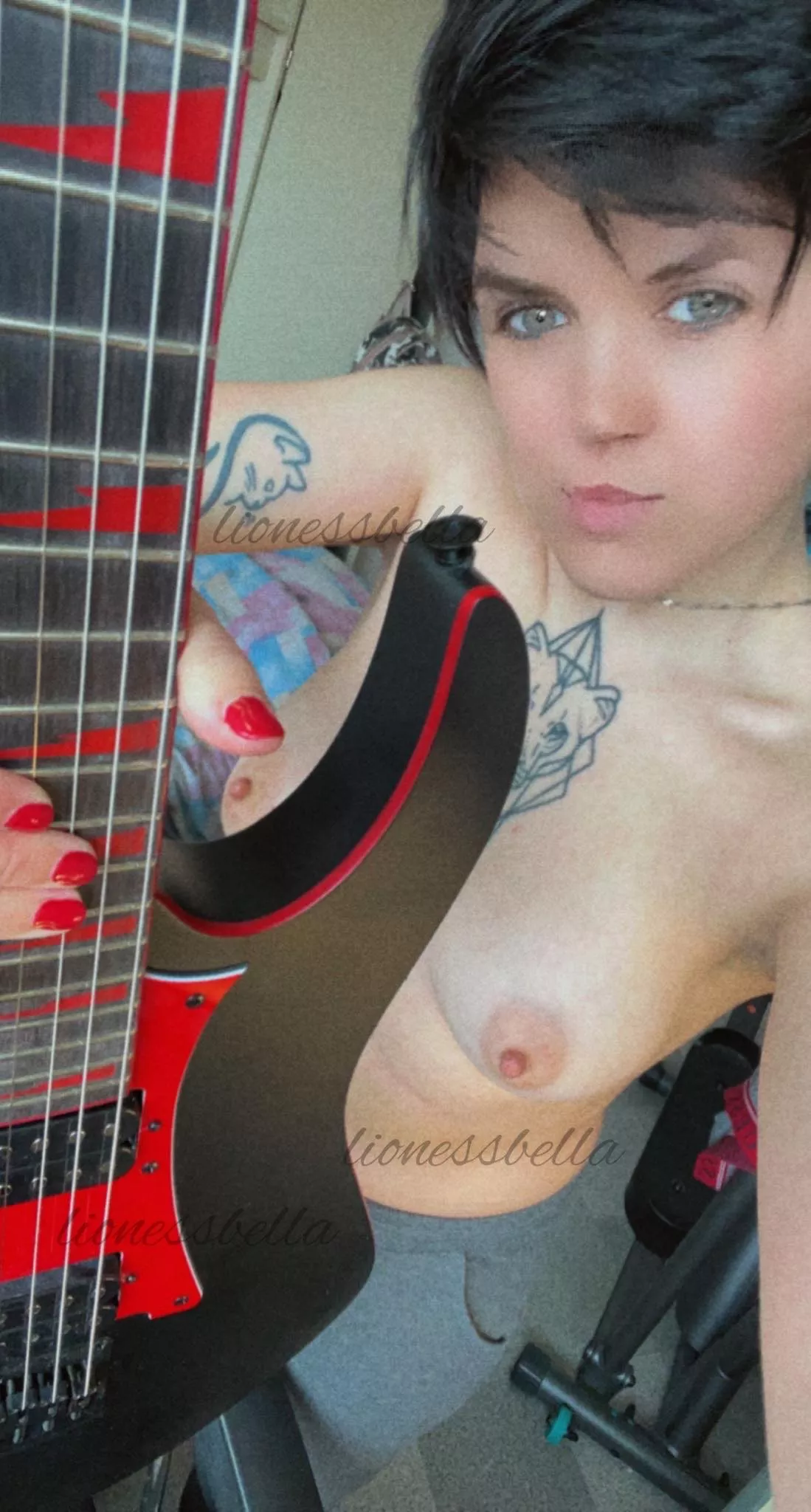 Let's play some riffs? posted by lionessnelly