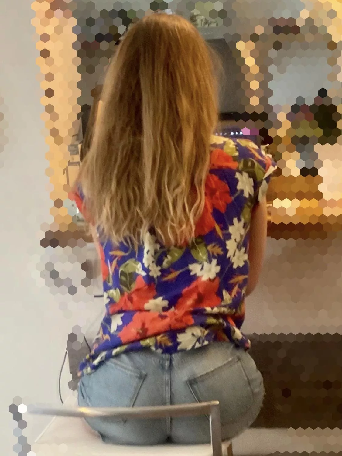 Let’s say you saw me sitting at the bar… [F32] posted by globallytrotted