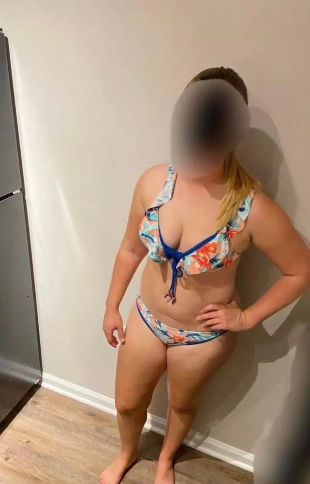 Let’s spend some time in the hot tub 👀😘 posted by Westcoastcpl95