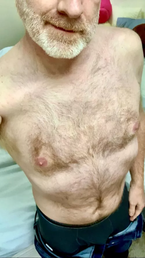 Let’s start the week naked together. by ZelaznyFan68