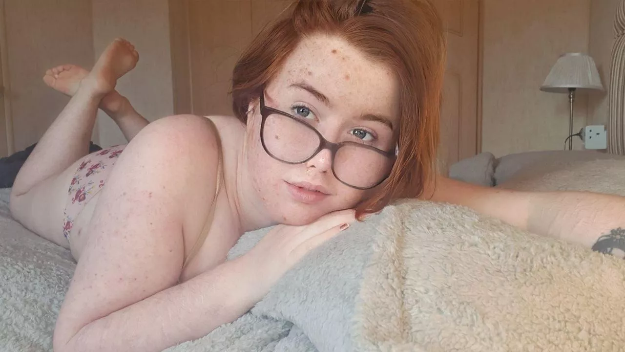 Let’s watch porn together... see what happens 😉 posted by bustymaebry