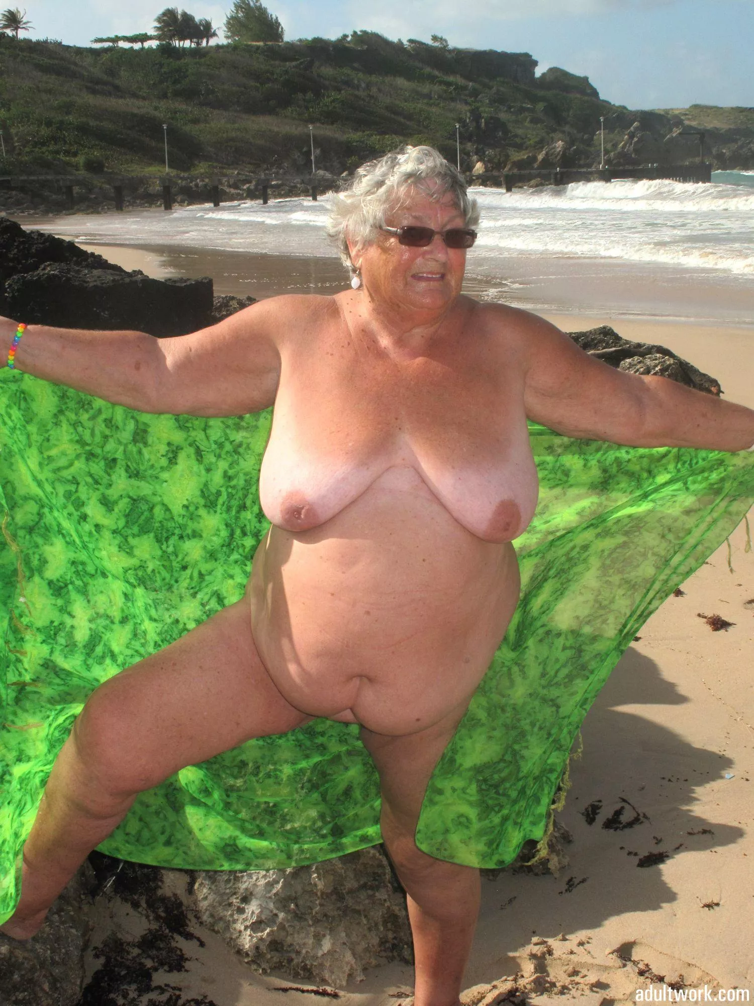 Libby Bristol Uk - a living legend, 84 and still working the game posted by m1664