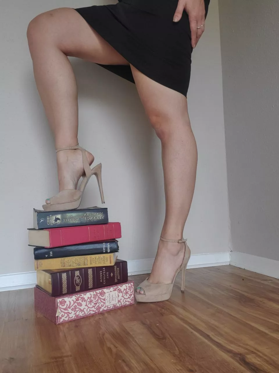 Librarian Love posted by sub_miss_xx