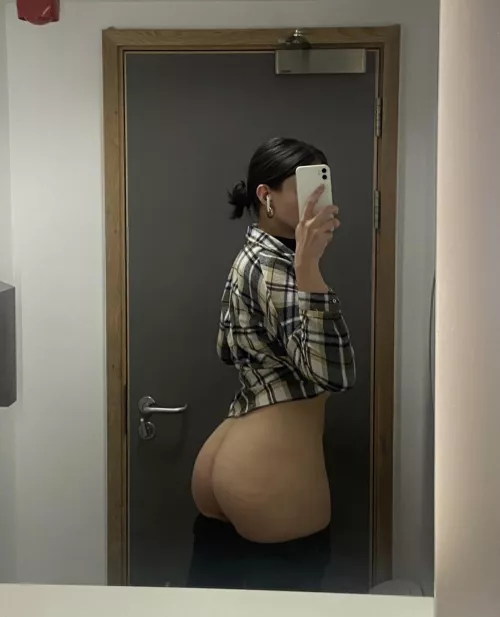 Library toilets [f] by RoseDarkUK