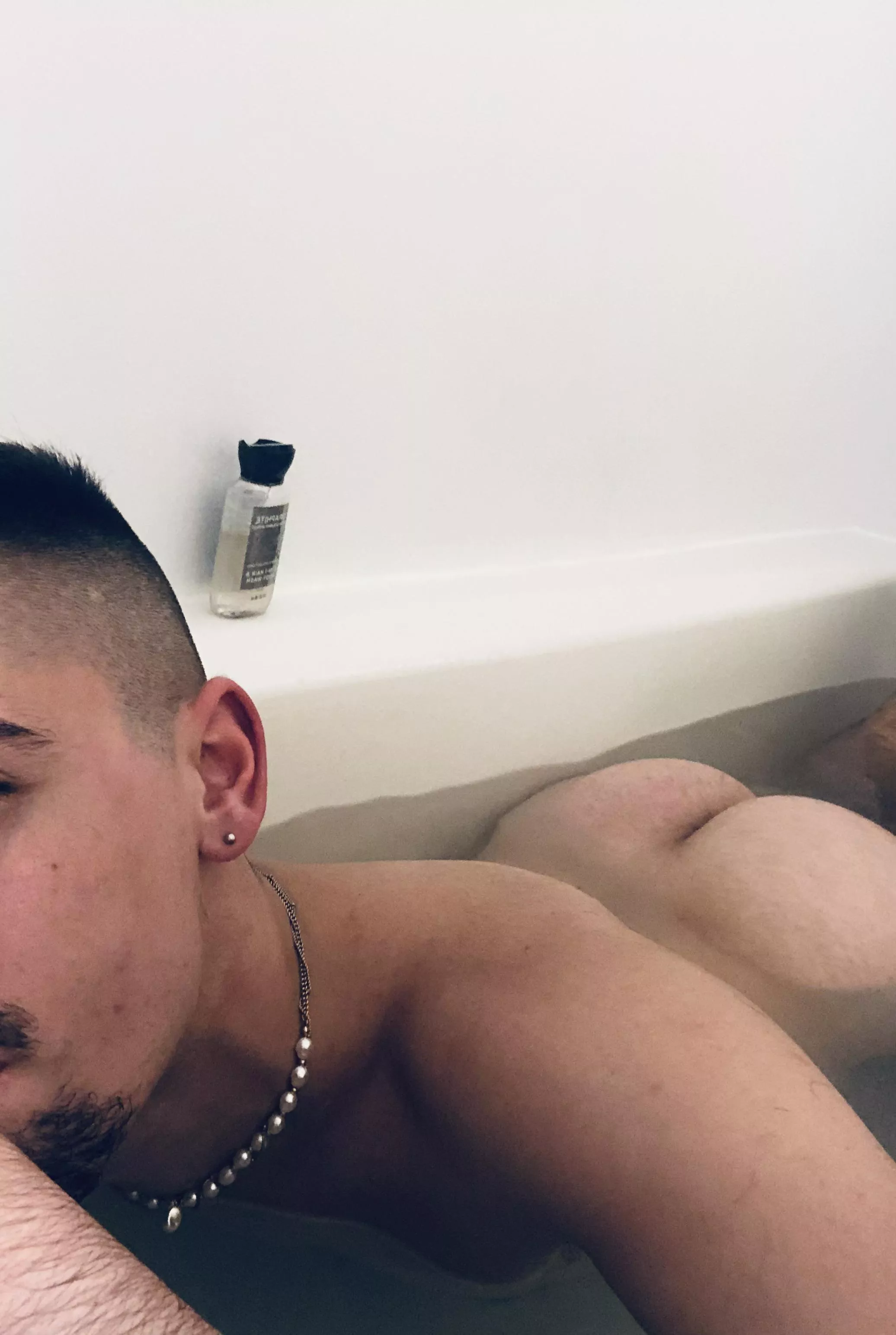 Lick me up (24 years old) posted by FreddyConwell