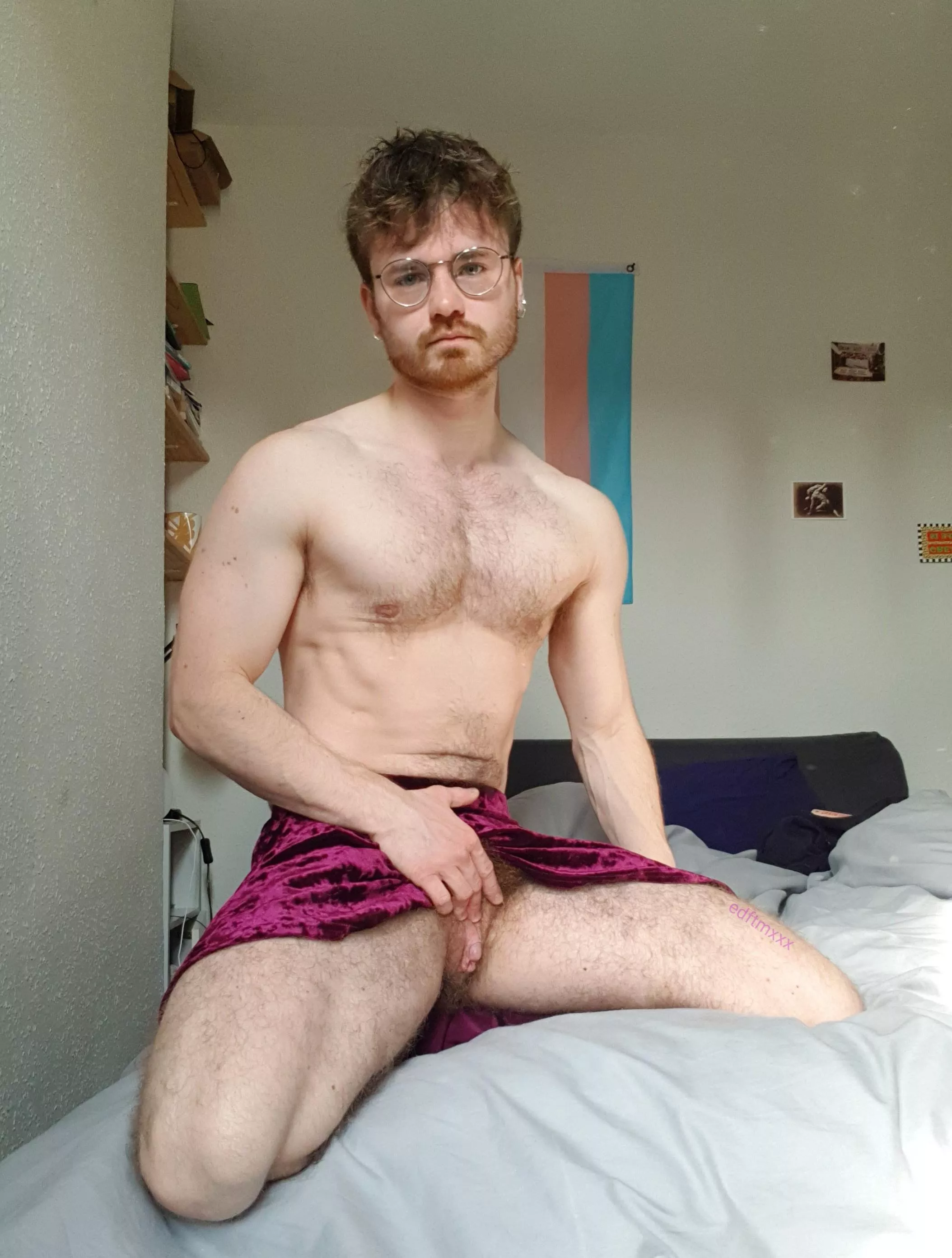 Lift up my skirt for easy access🥰 posted by edftmxxx