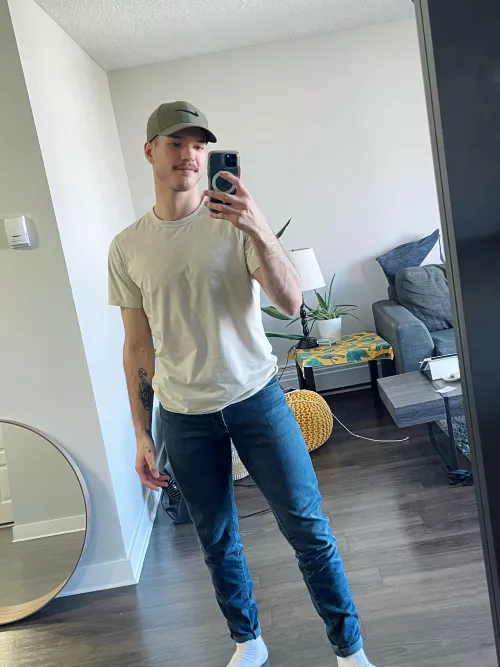 Light at my new place? 👌🏻 by Dwoobi