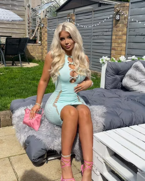 Light Blue by civilrainy