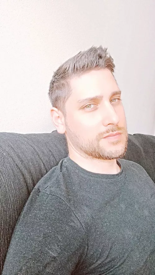 Light overexposed... but nice. Anyway, Slava Ukraini! by Kikelt