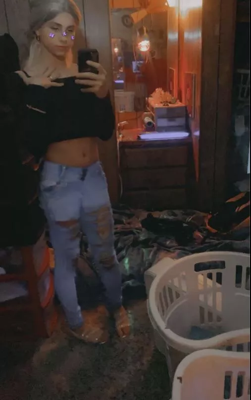 Lightning bad but I thought I looked cute 🥺🙈 posted by bunnyboyleah