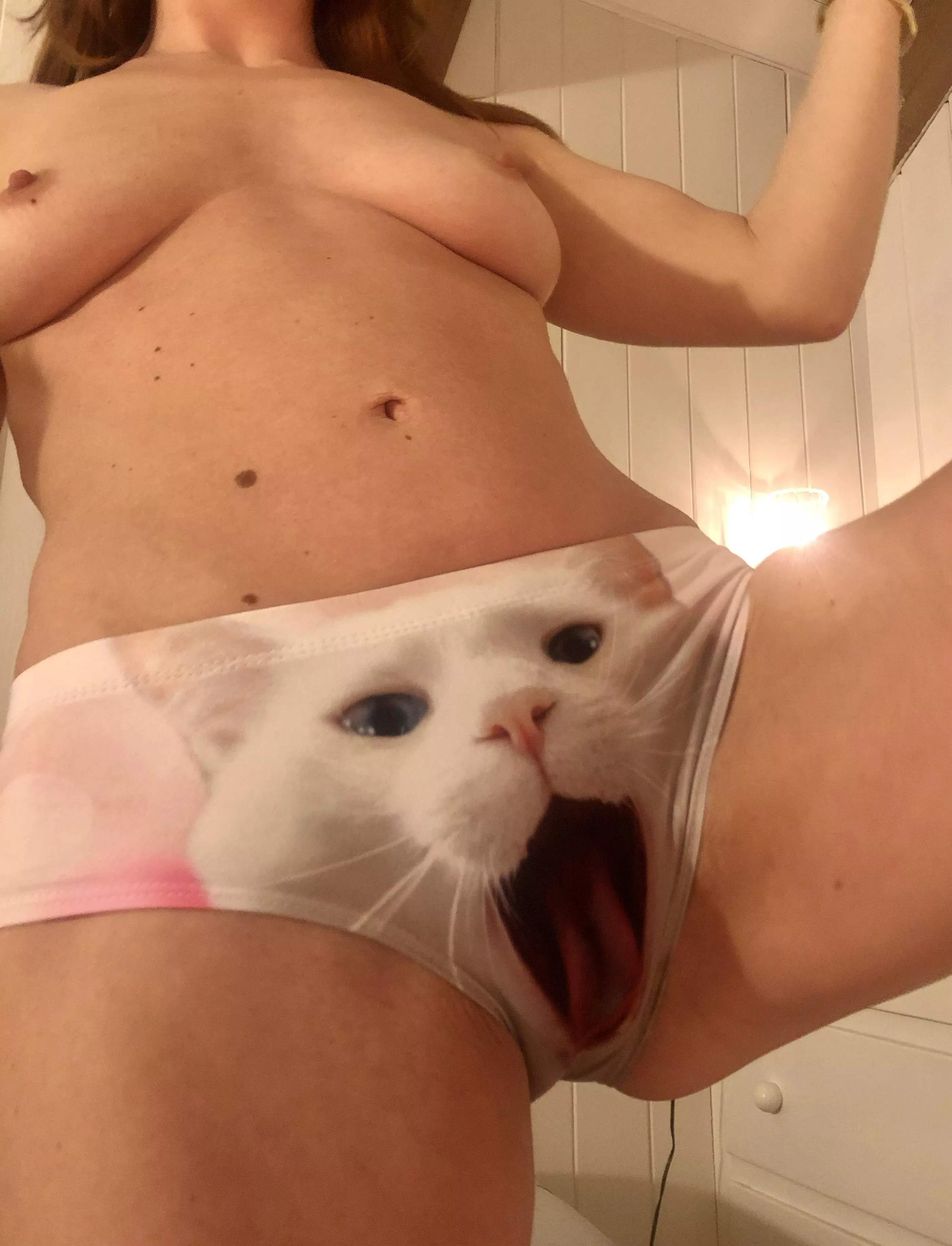 Like my kitty? [F] posted by keepitsecret00