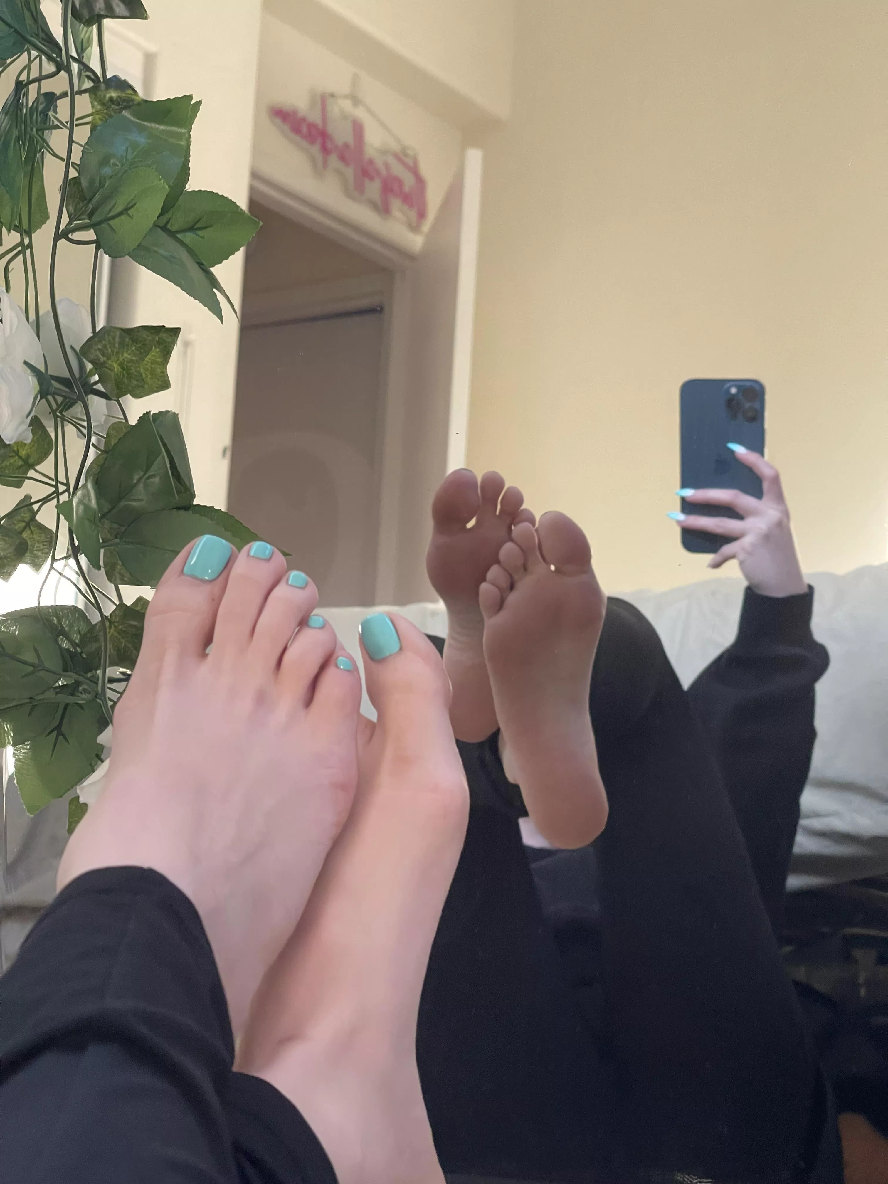 Like my new color 😘 posted by AphroditeAtNite