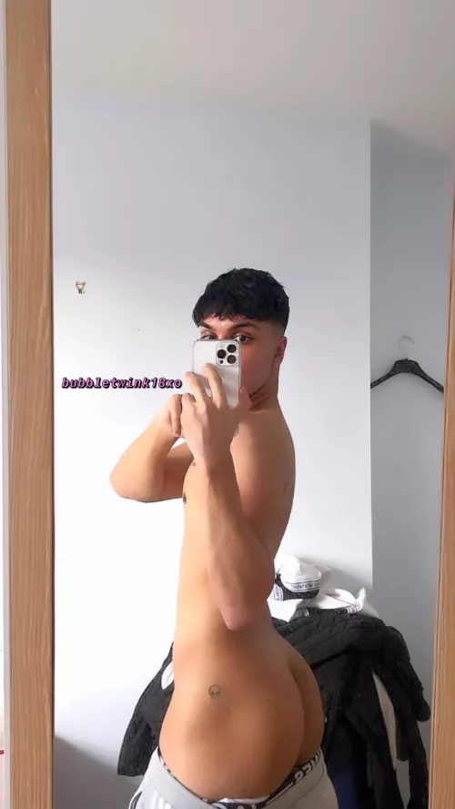 like my 👽 tattoo? by bubbletwink18xo