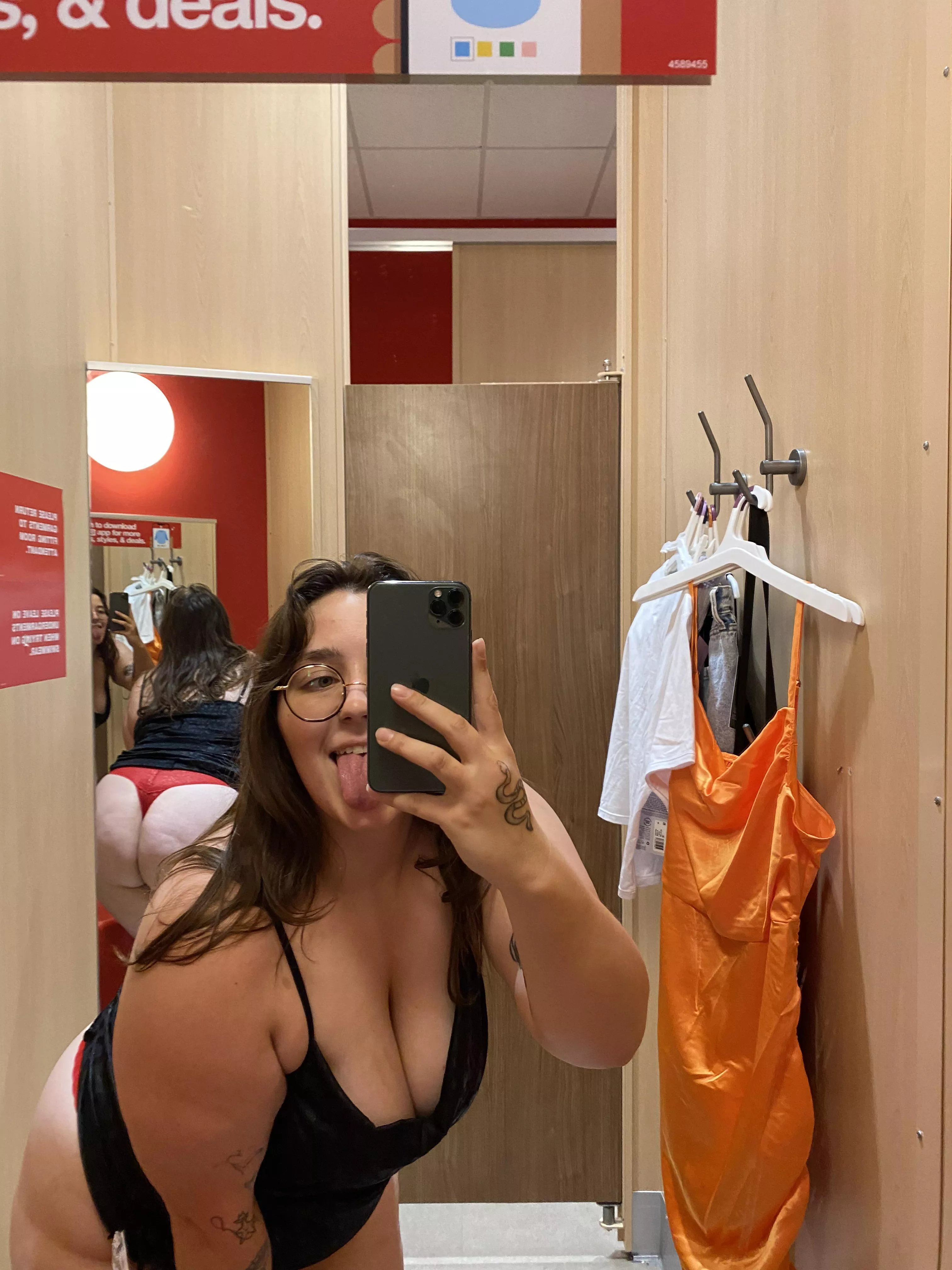 like the view? 😜 posted by sleepy-sofia