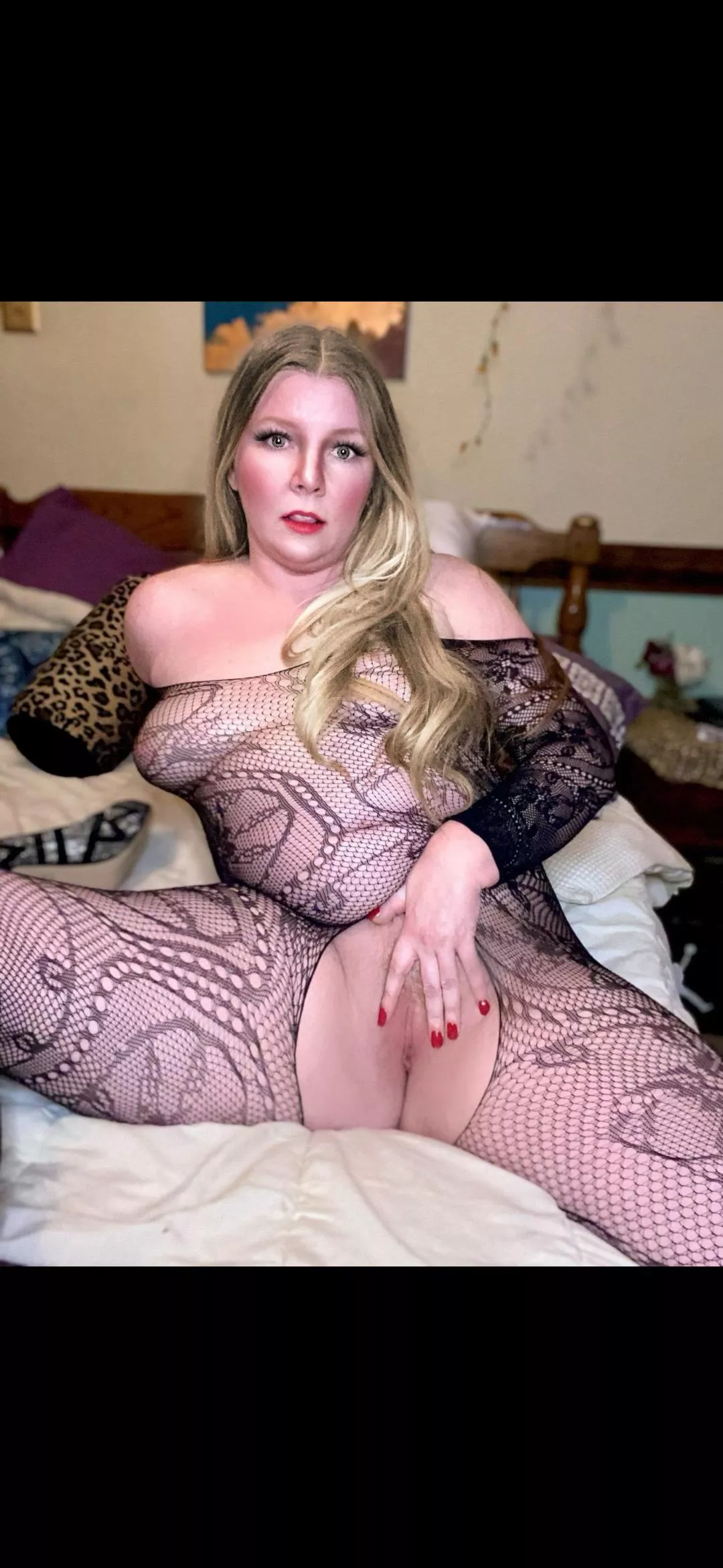 like what you see😈 posted by omghbomb