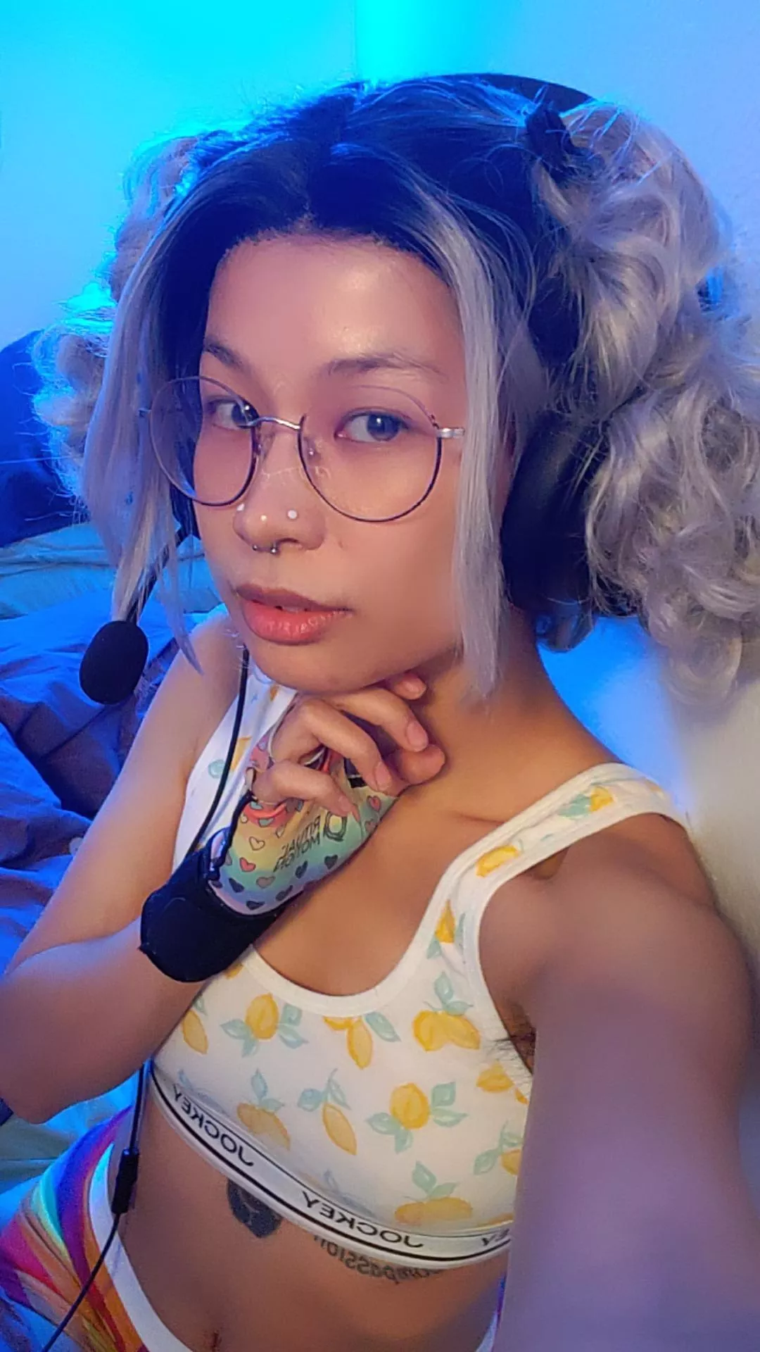 Lil gamer gf posted by nyannekochan