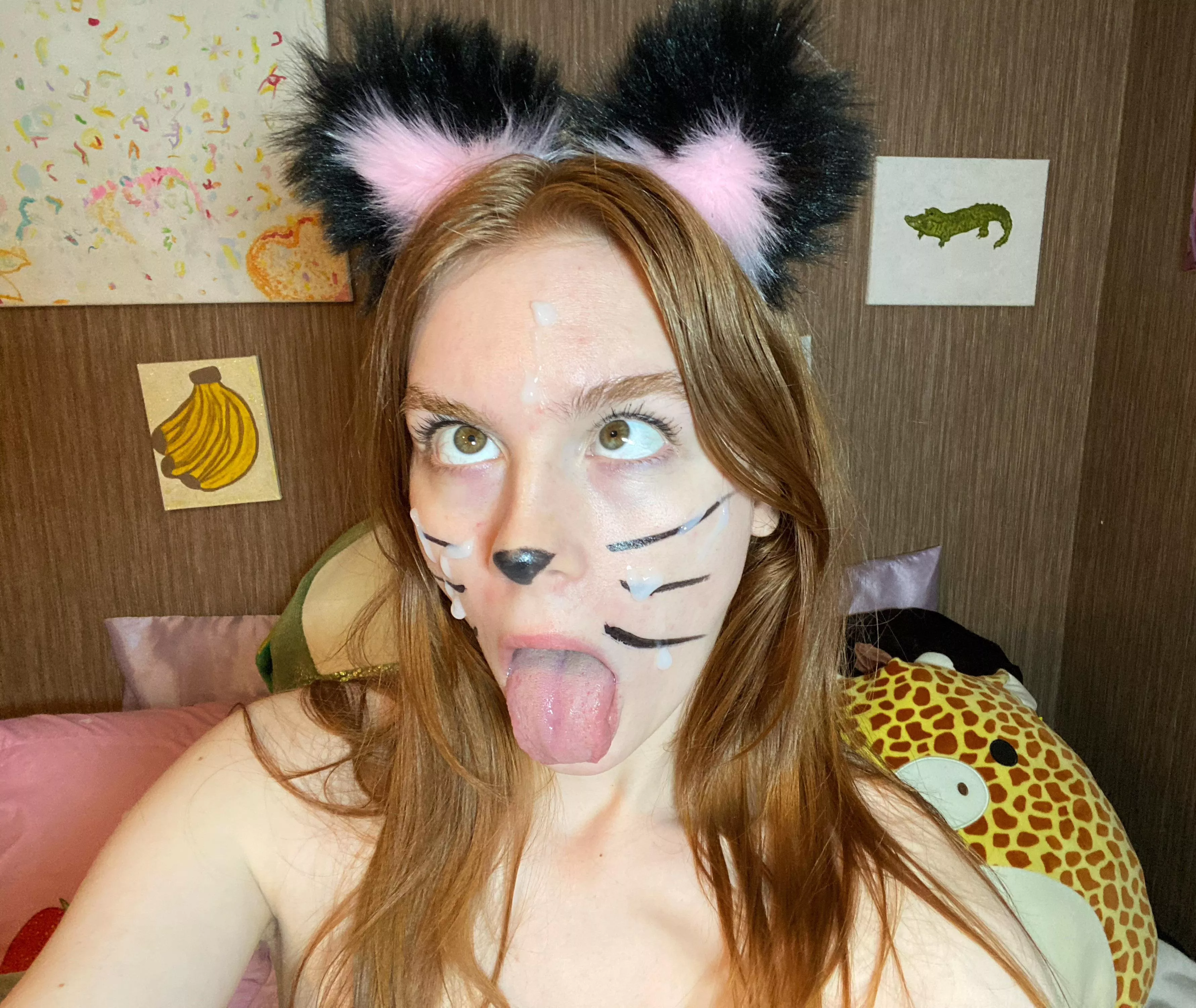 Lil kitty wants to show you her throat 😇 posted by Redxxxsuede