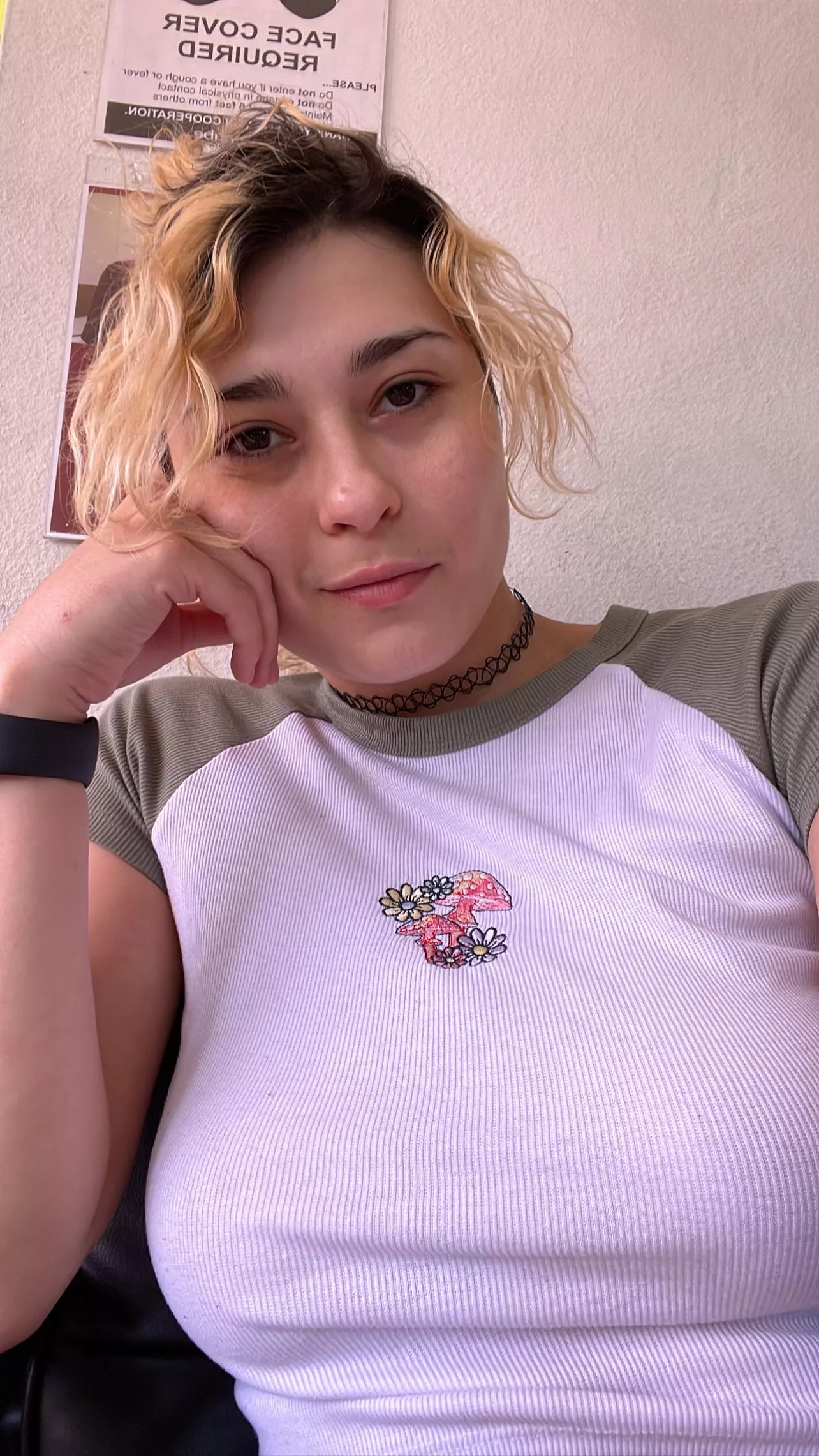 Lil shroom, big boobs💕🤭 posted by Ravenrockette