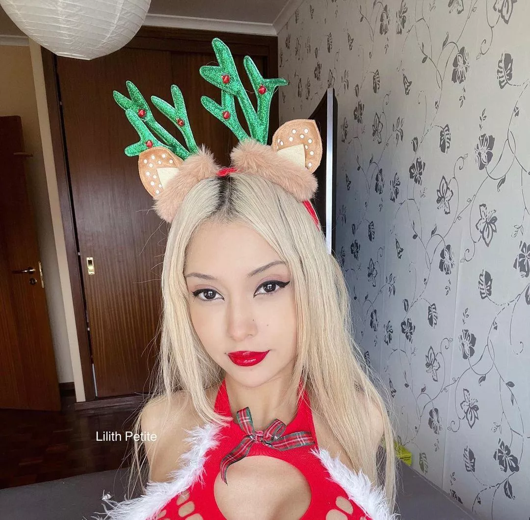 Lilith Petite 🎮 (@lilithpetite) [Instagram] posted by Maxwell-95