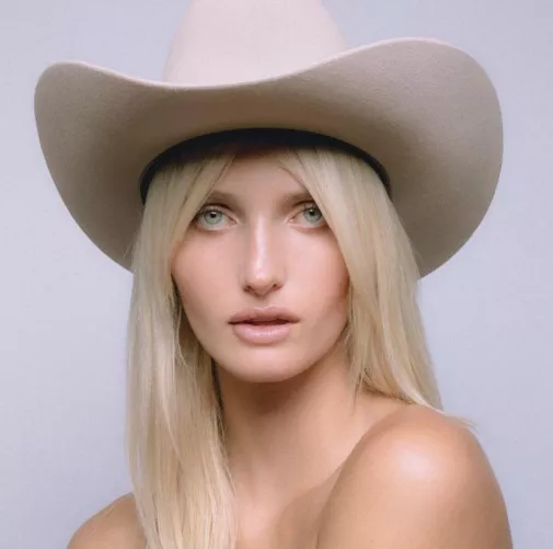 Lindsay Elise (Demyan) by bobbyUP-MKII