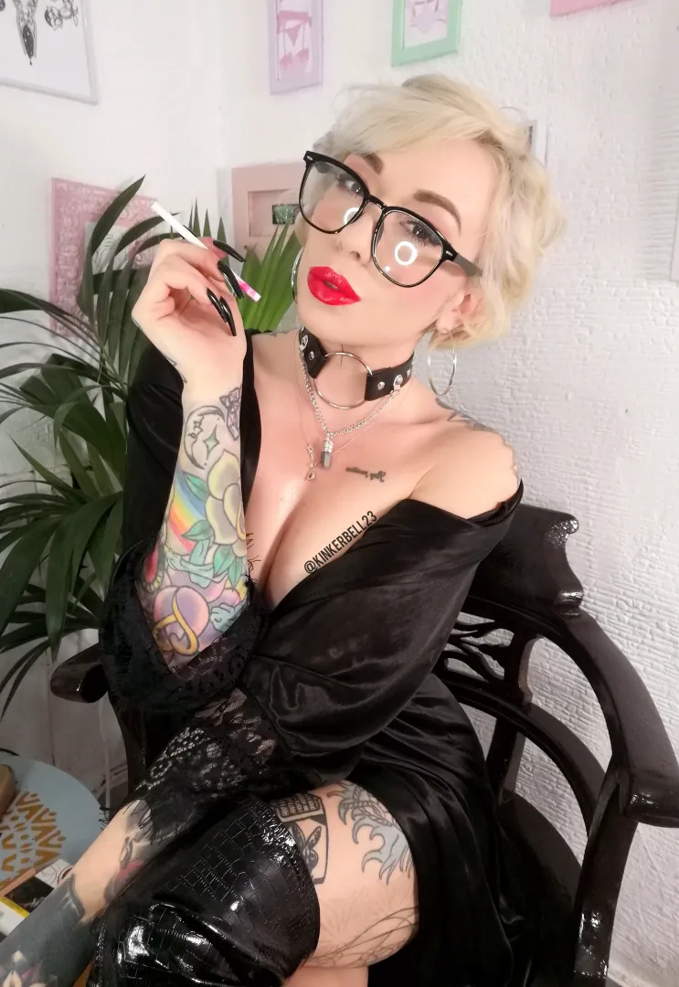 Lipstick stained cigarettes 💄 posted by Kinkerbell2307