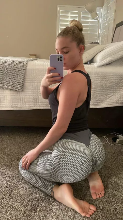 Lisa 🍑 by Monsieur_Gimp