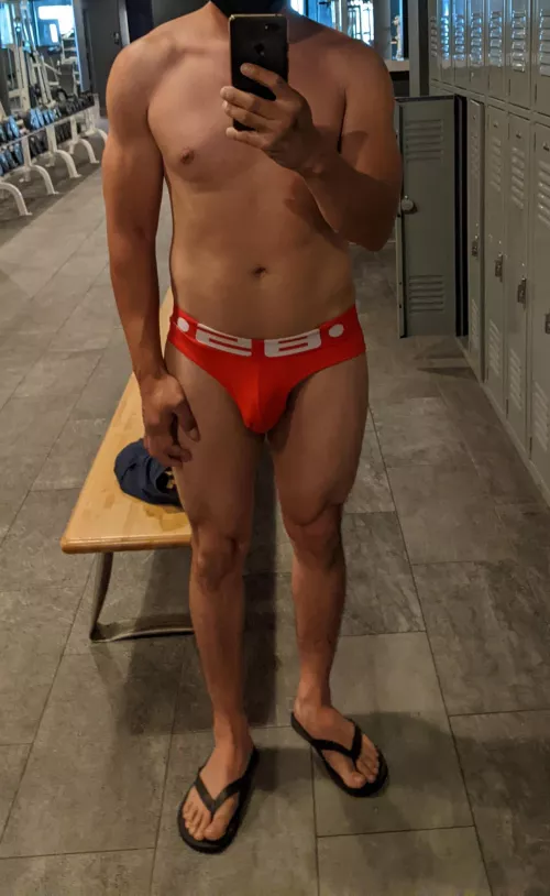 little bulge action by newwwguyyy