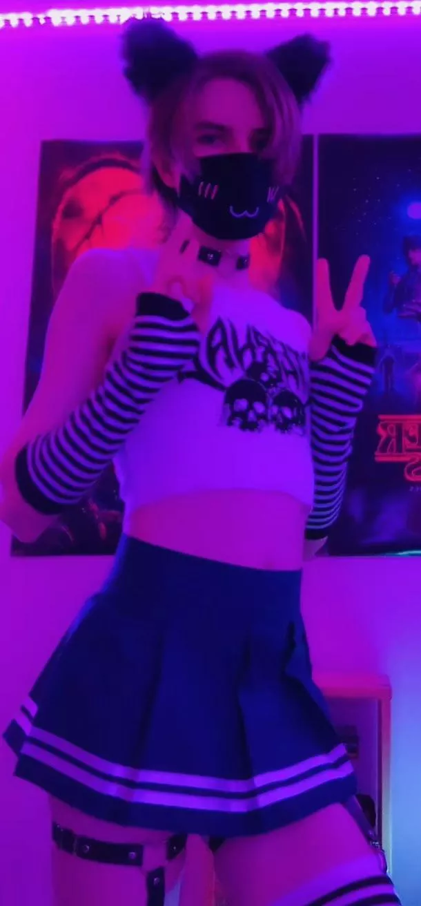 Little kitten 💜 posted by Femboy_UK1