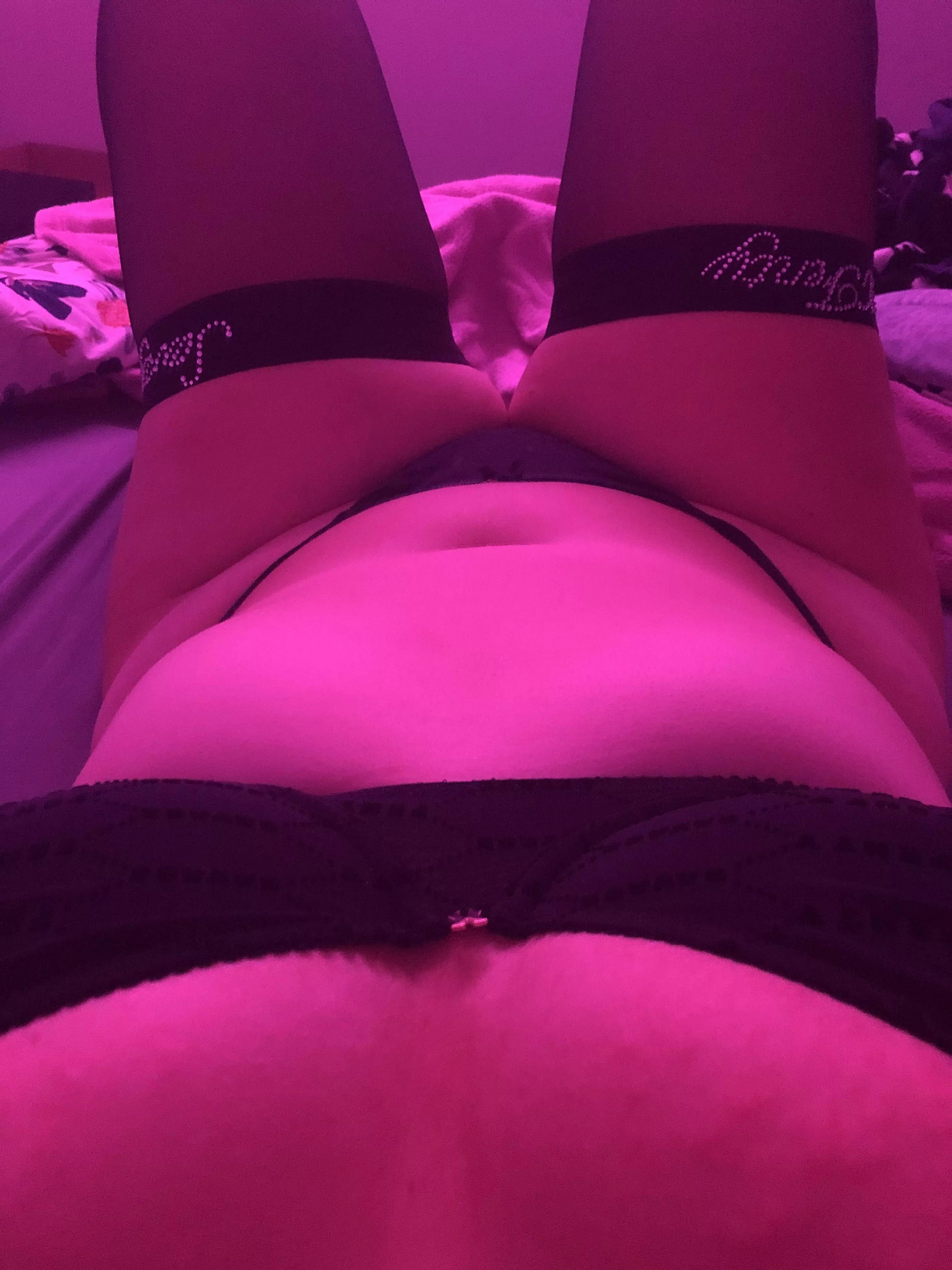 little lonely, looking for someone to talk to ☺️ posted by Veeshepp