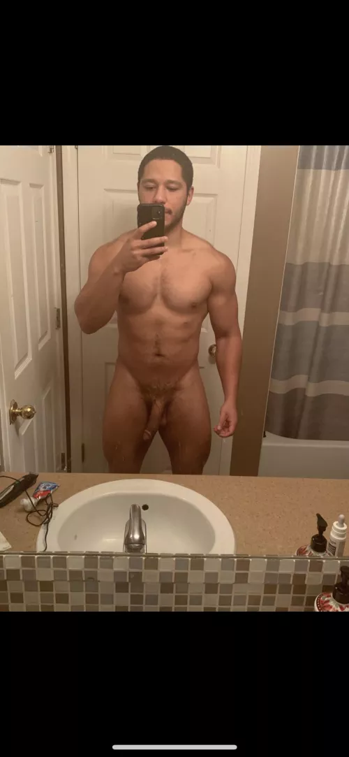 Little mirror selfie for ya by GRayner28