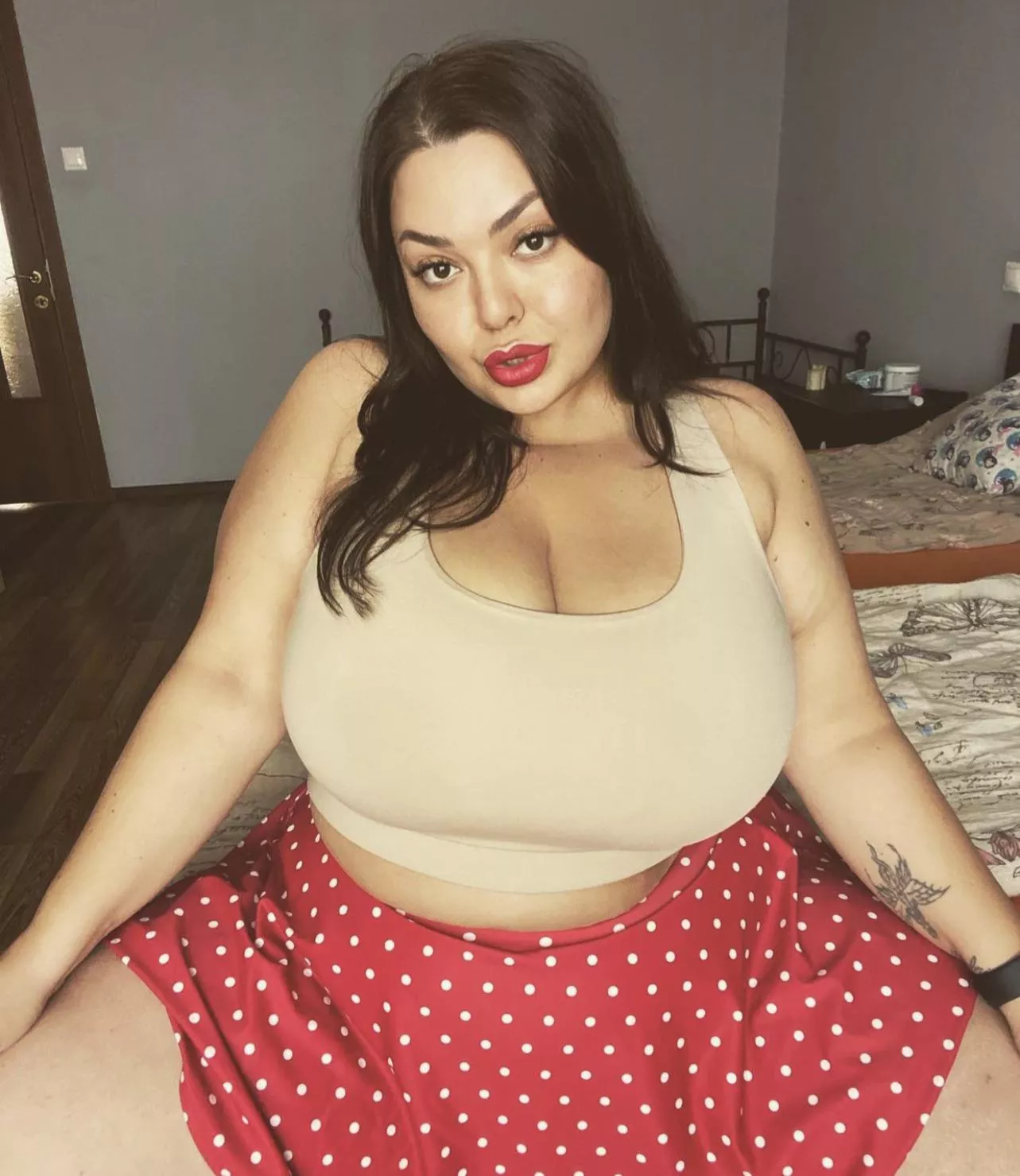 Little Red Riding Juggs posted by rudeboi2022