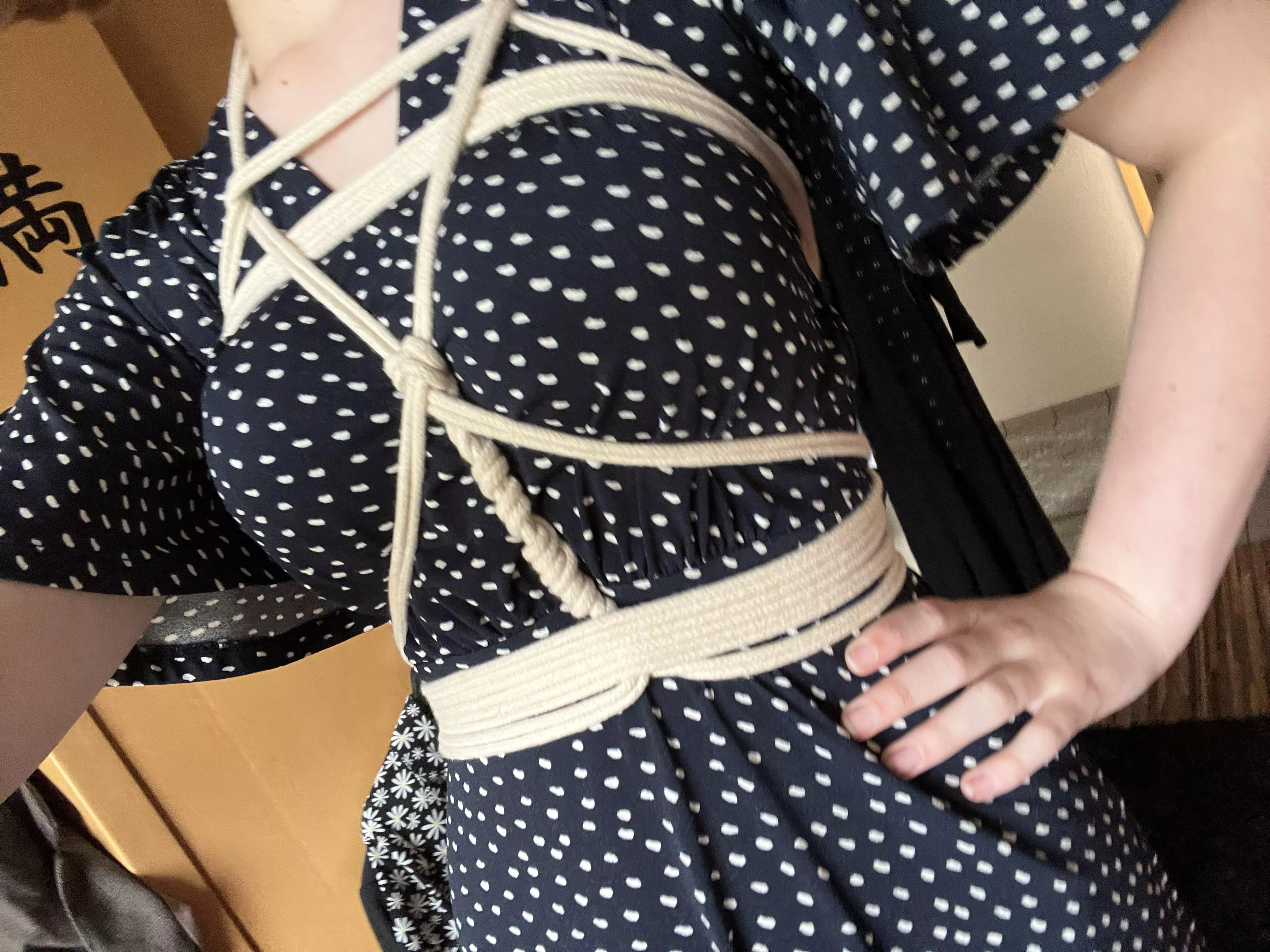 little self tie 😌 posted by Visible-Day-9073