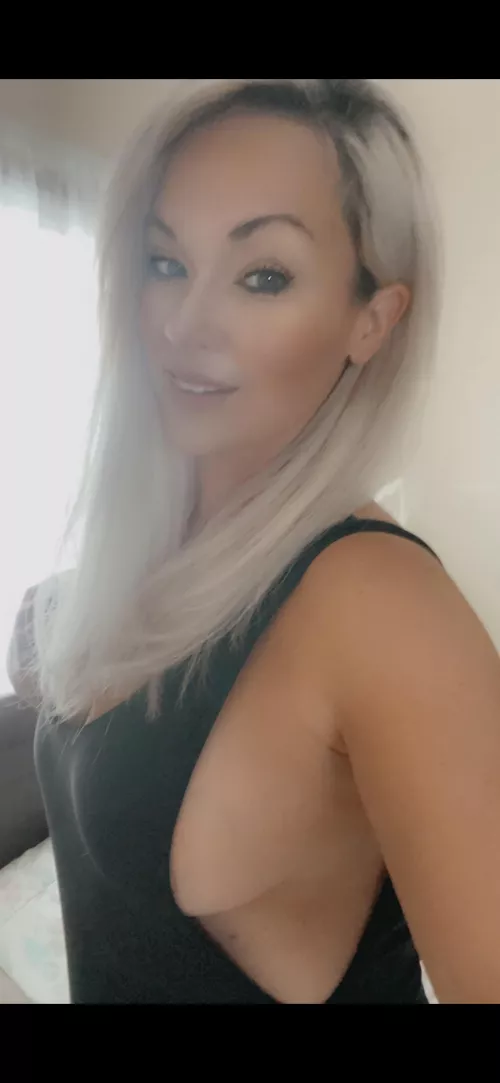 Little side boob never hurt by Every_Opportunity824