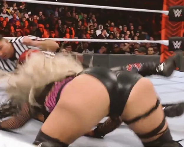 Liv Morgan’s delicious ass 🤤🍑 by Living-Confidence-31