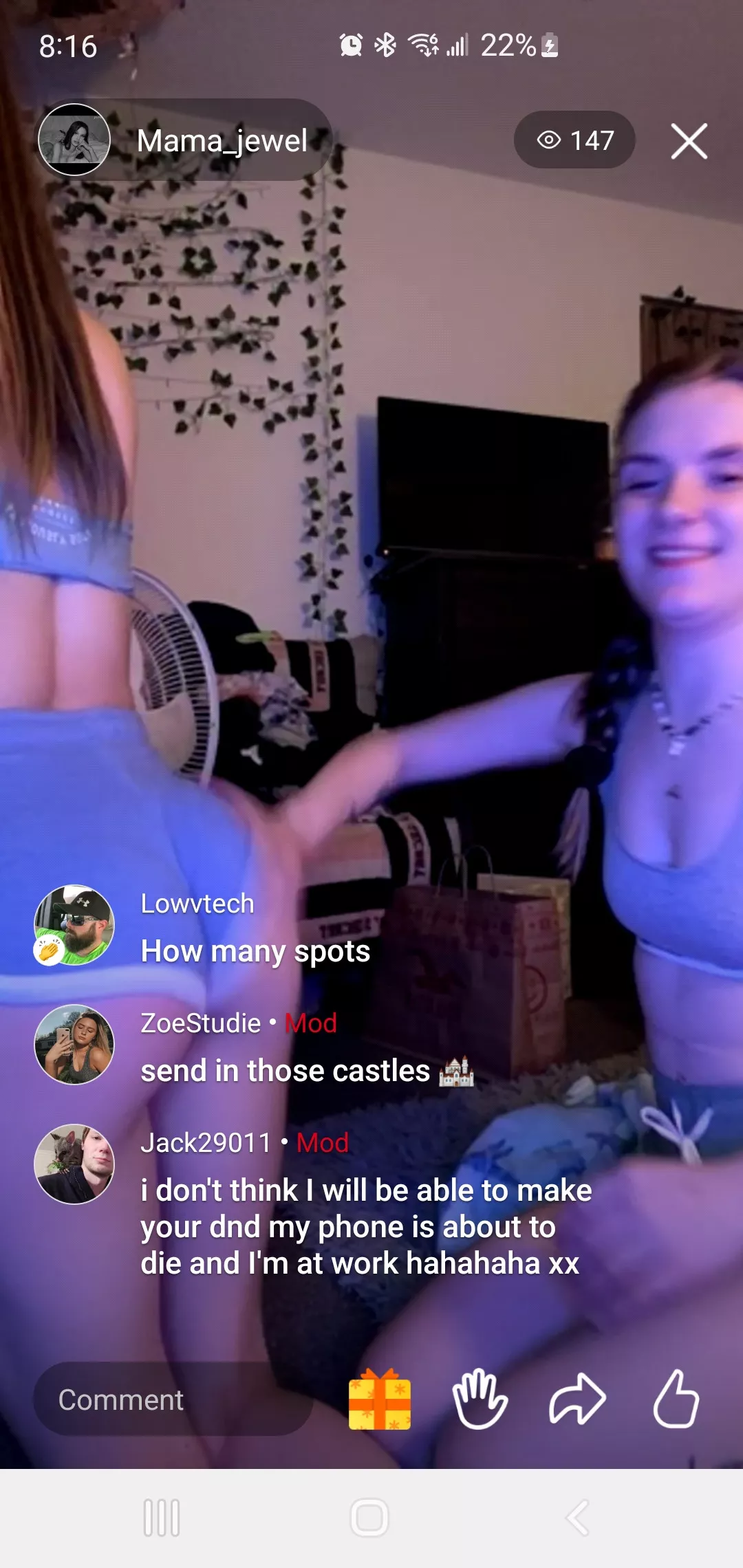 Live name on picture. Clapper posted by Ambitious-Emu-1343