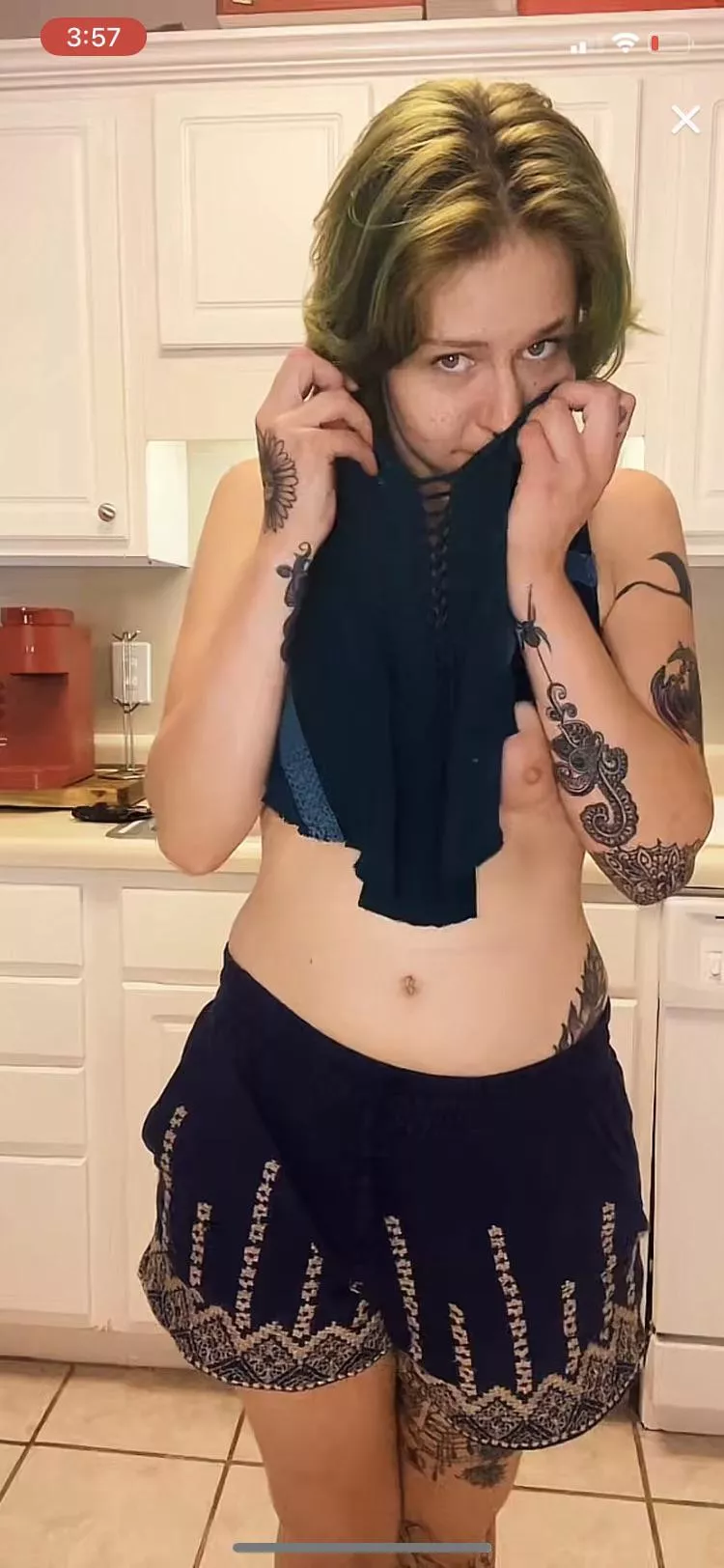 Live now https://vm.tiktok.com/ZTdbJDJa1/ posted by Russian_Potato69