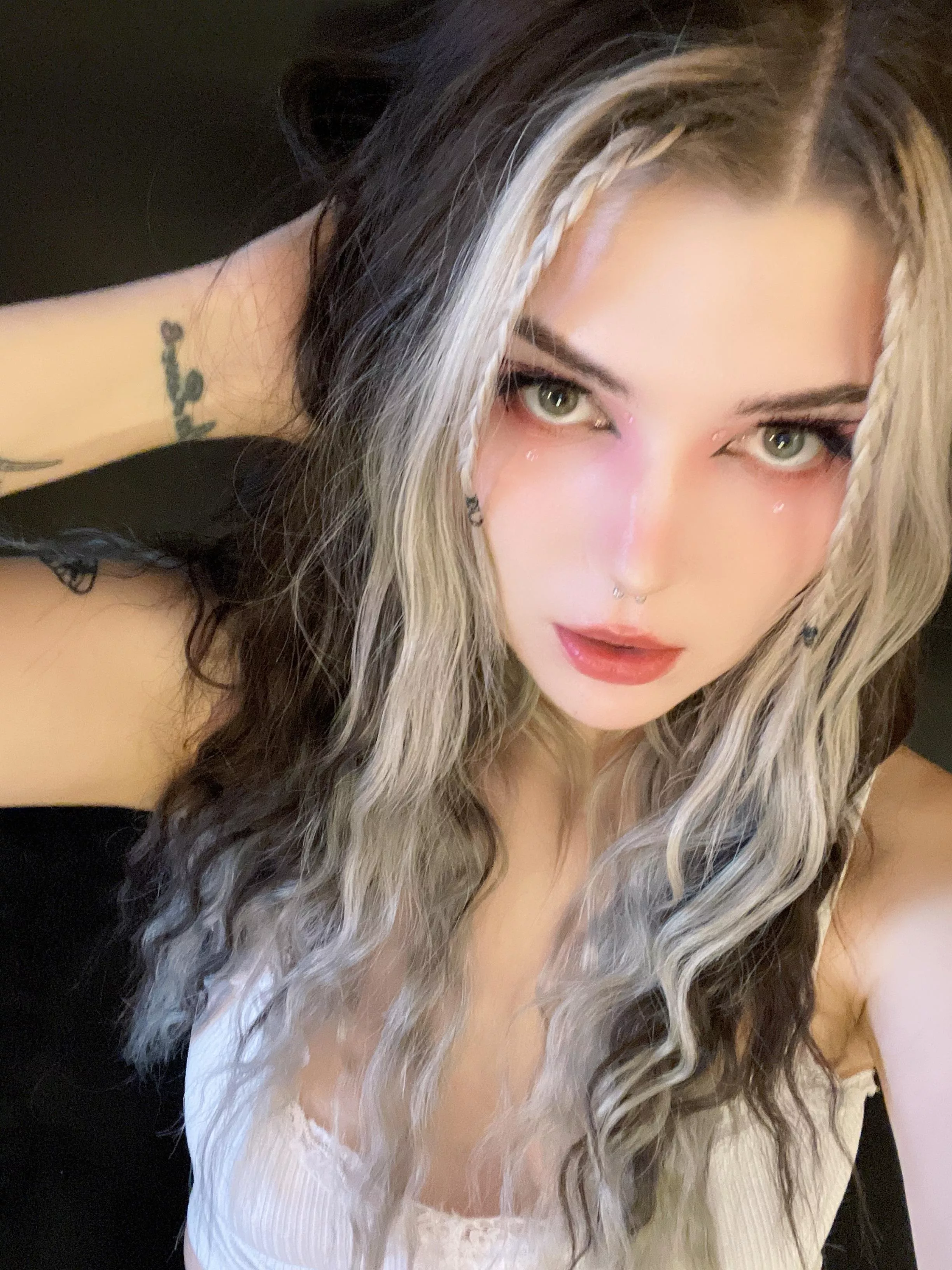 Living for the emo scene revival 🖤 posted by hekateblack