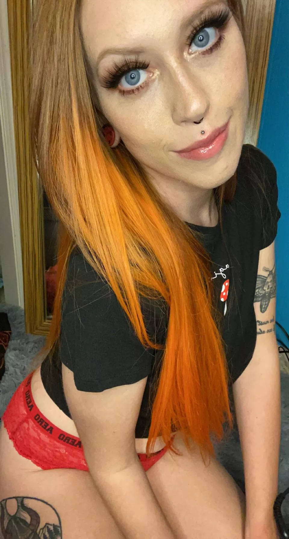 living mushrooms eat dead people 🍄 posted by istayyawayyyX