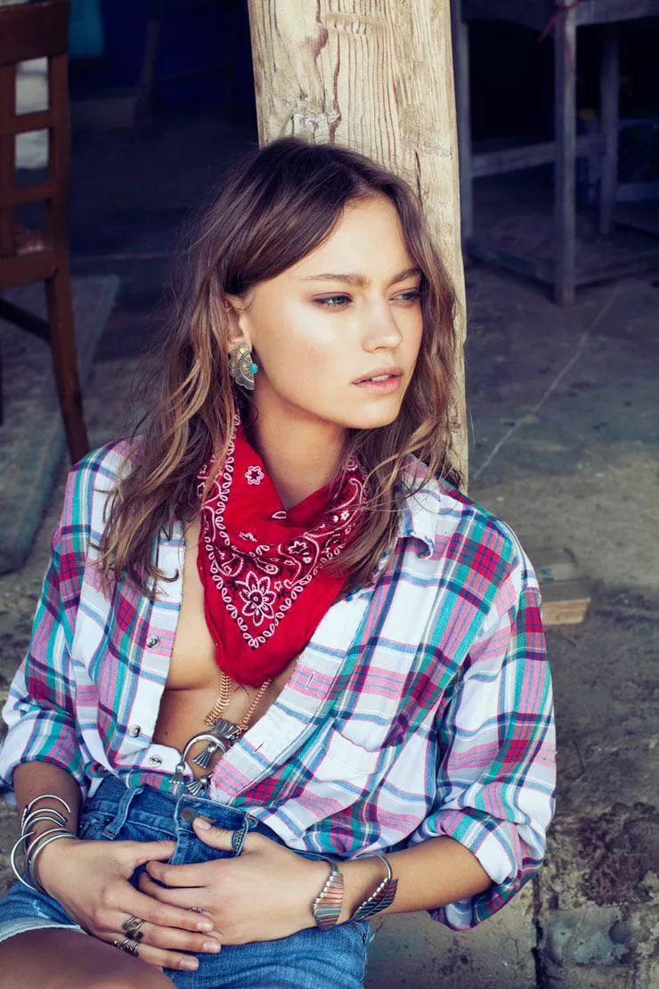 Liza Yermalovich posted by YangtzeAlligator