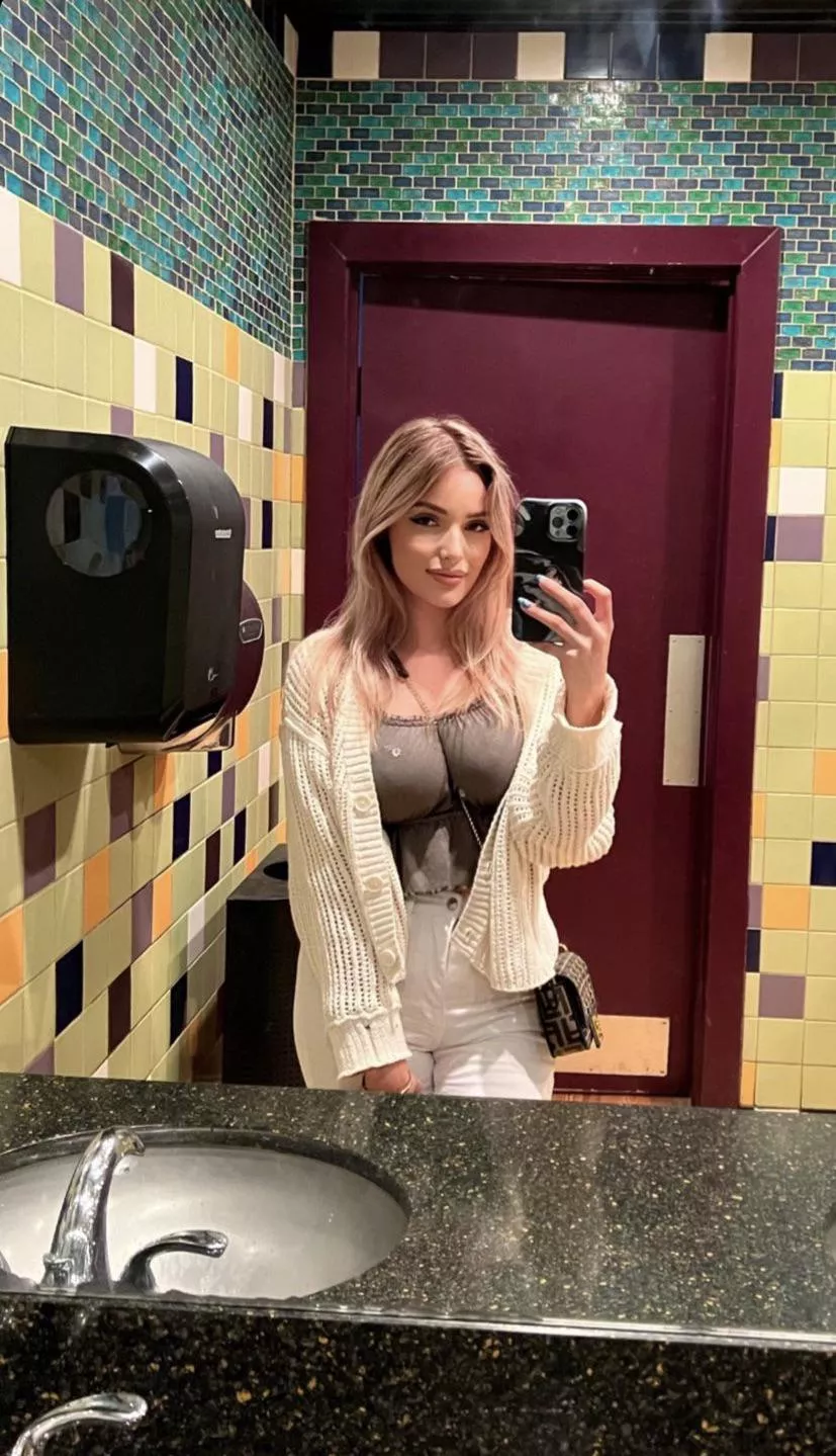 Local 🥛 posted by Qnilla21