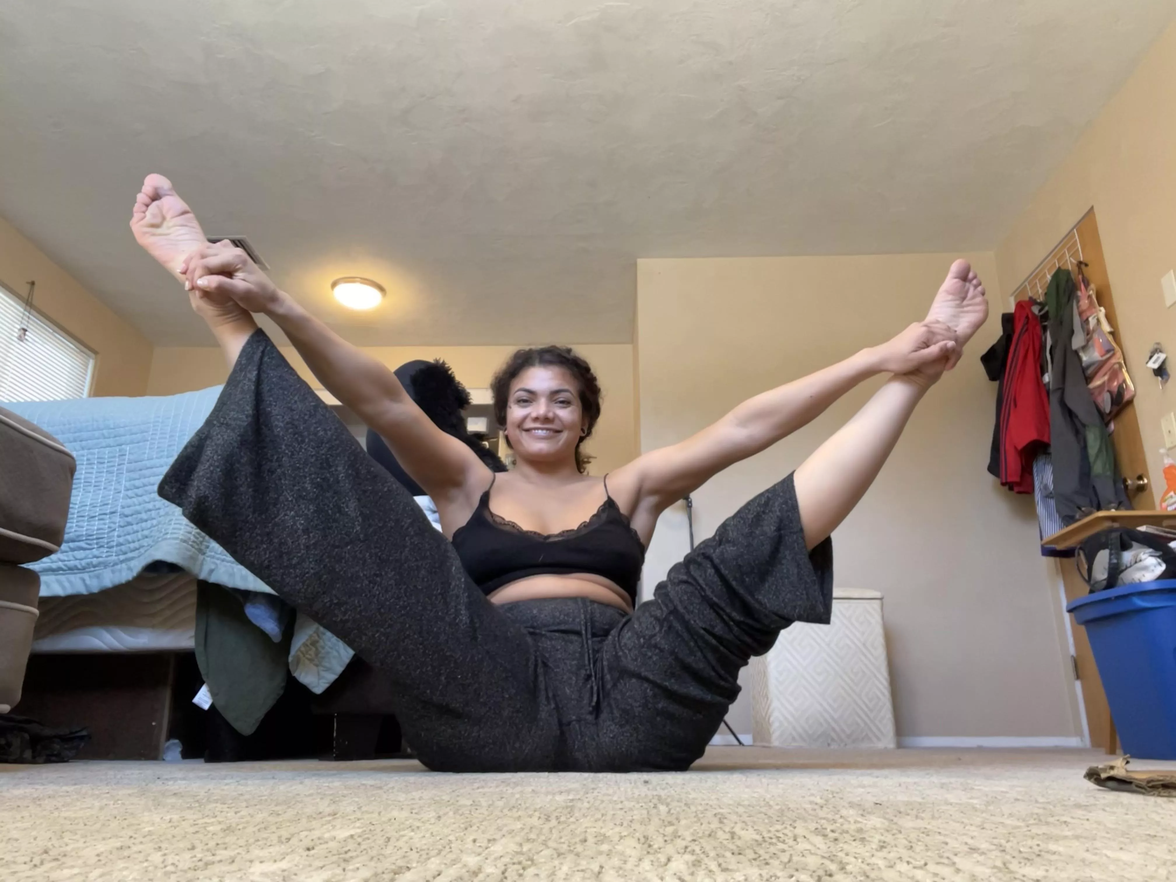 Lol is this the new pose tho? ^-^ posted by naturallybrazilian