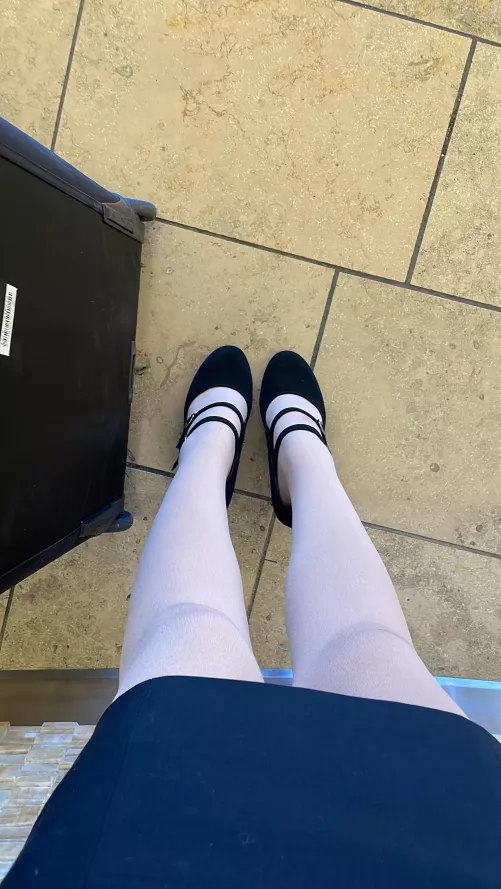 Long airport sit by Itsmyamay