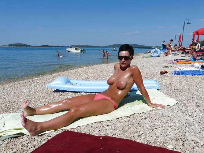 Long... long legs... by Gigini1973