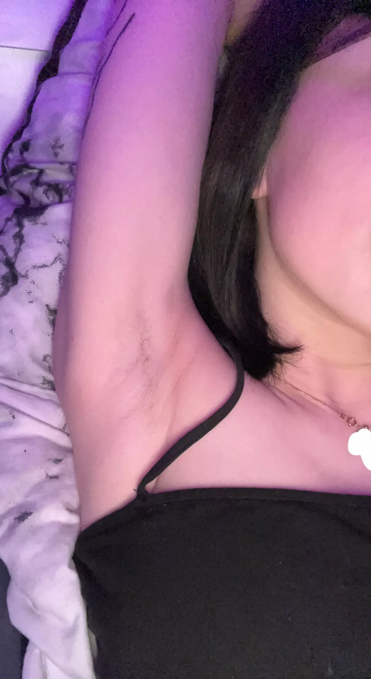 Long time no see 🙈 I’ve been unwell 🤧 but I had lots of time to grow out my underarms for you lovely people ☺️ posted by kissmelovingly