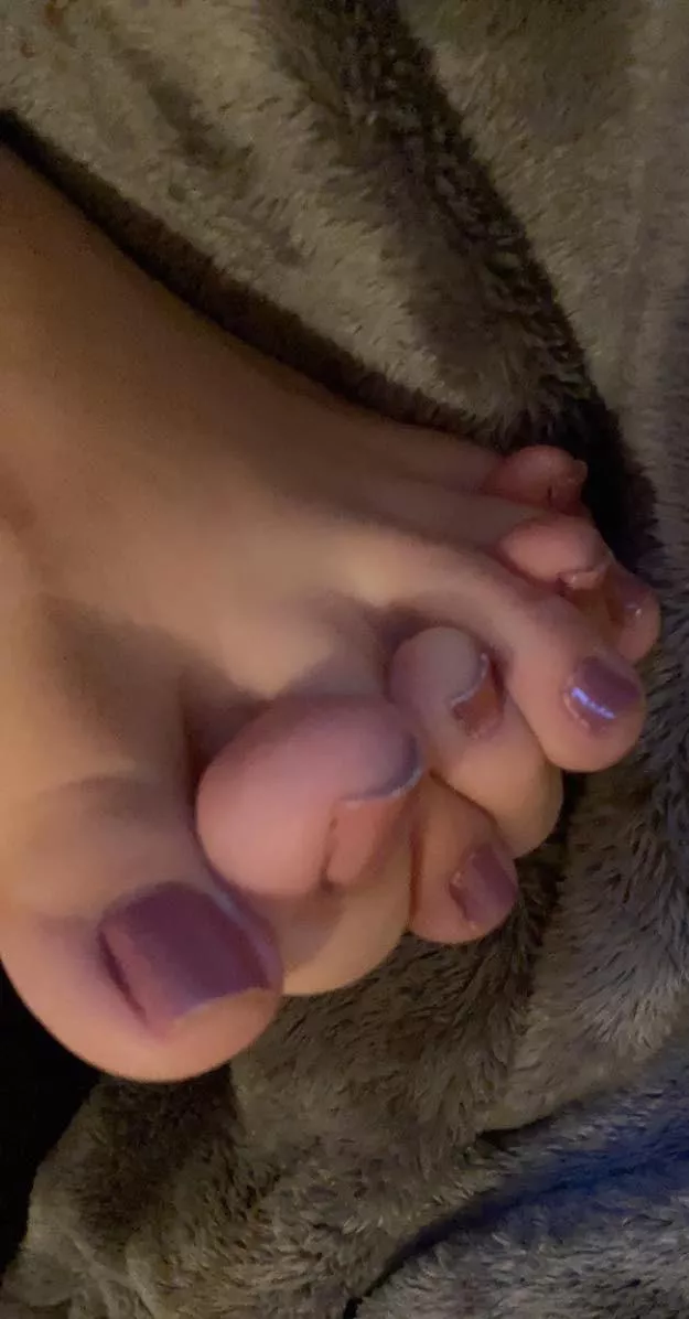 Long toes 😳 posted by MICASATUNASA