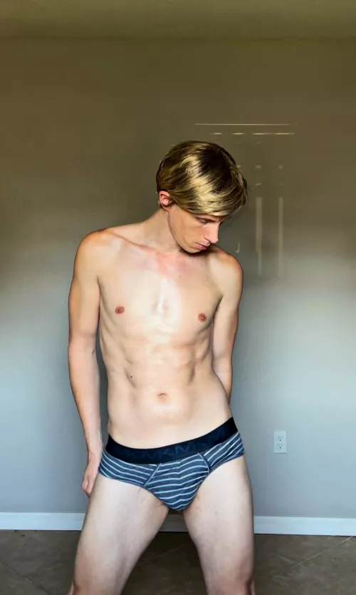 Look a little closer… 🙊 by k1ngofkrazy