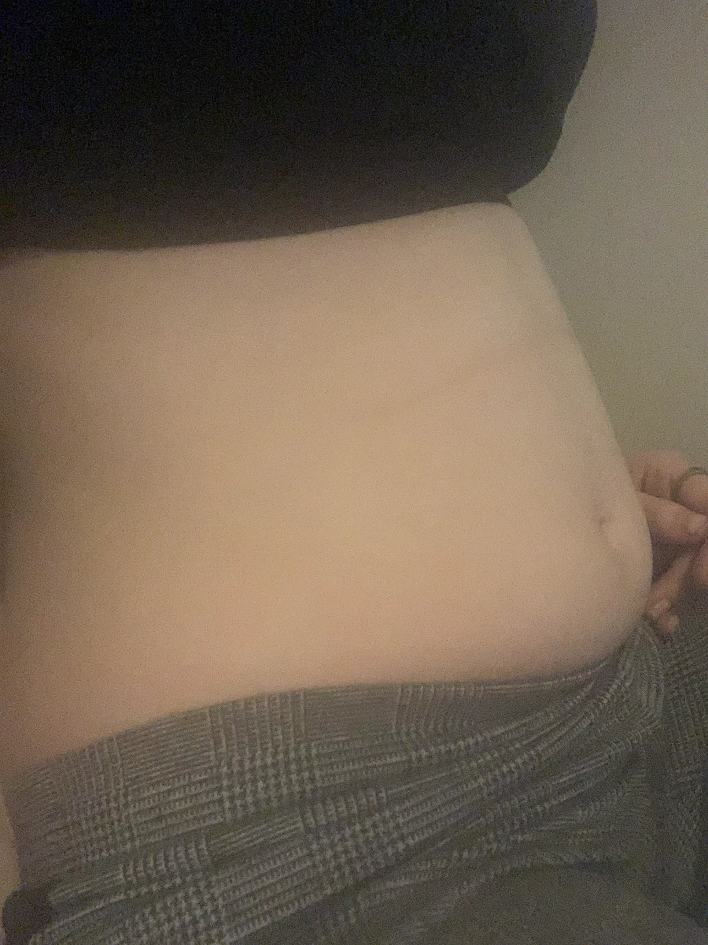 look at my cute overhang ;) posted by FionaThigh