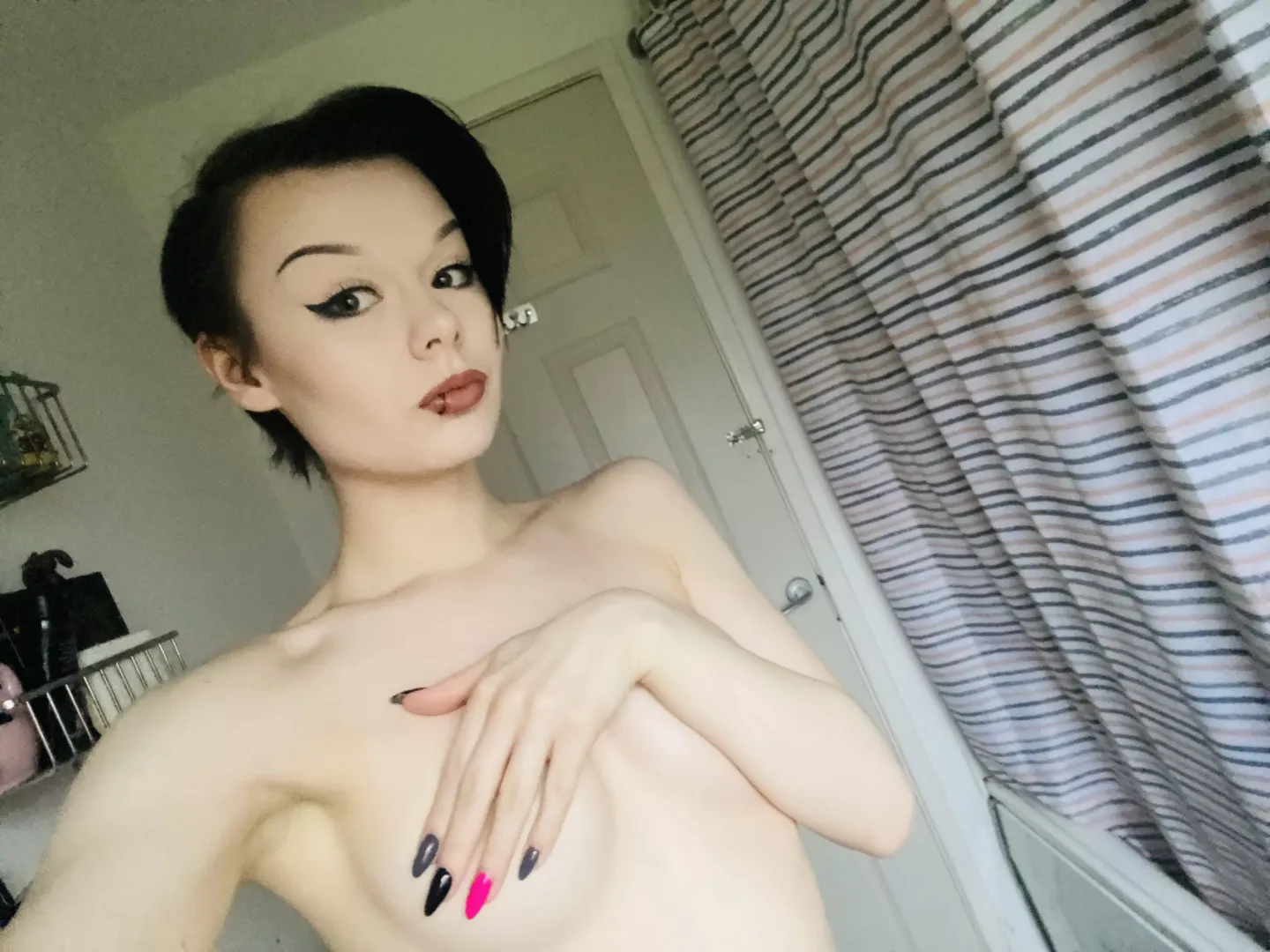 Look at my…nails posted by QueenieBeaniebaby